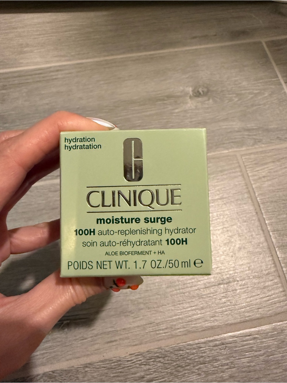 NIB Clinique Moisture Surge - Picture 2 of 3